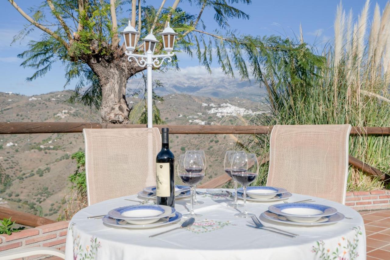 Cortijo La Rijana Villa Sayalonga Екстериор снимка