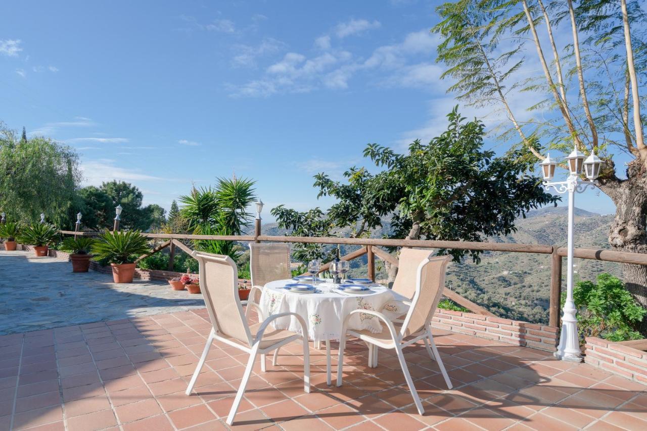 Cortijo La Rijana Villa Sayalonga Екстериор снимка